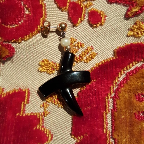 80's Vintage Black Onyx Cross, 14K Gold & Pearl Earrings - Picture 3 of 4